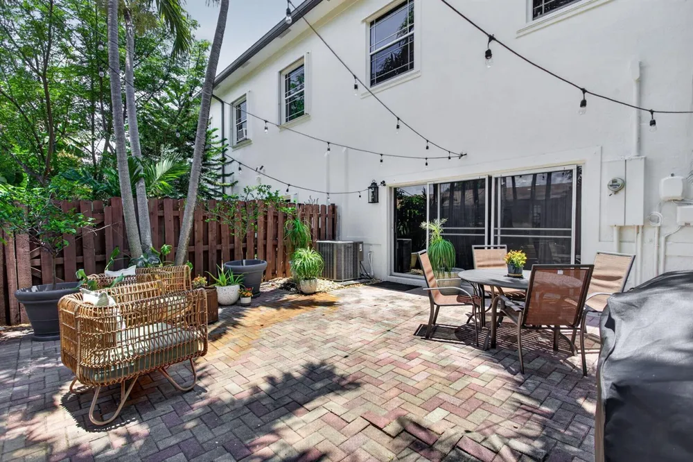 2505 NE 2nd Street Pompano Beach, FL 33062