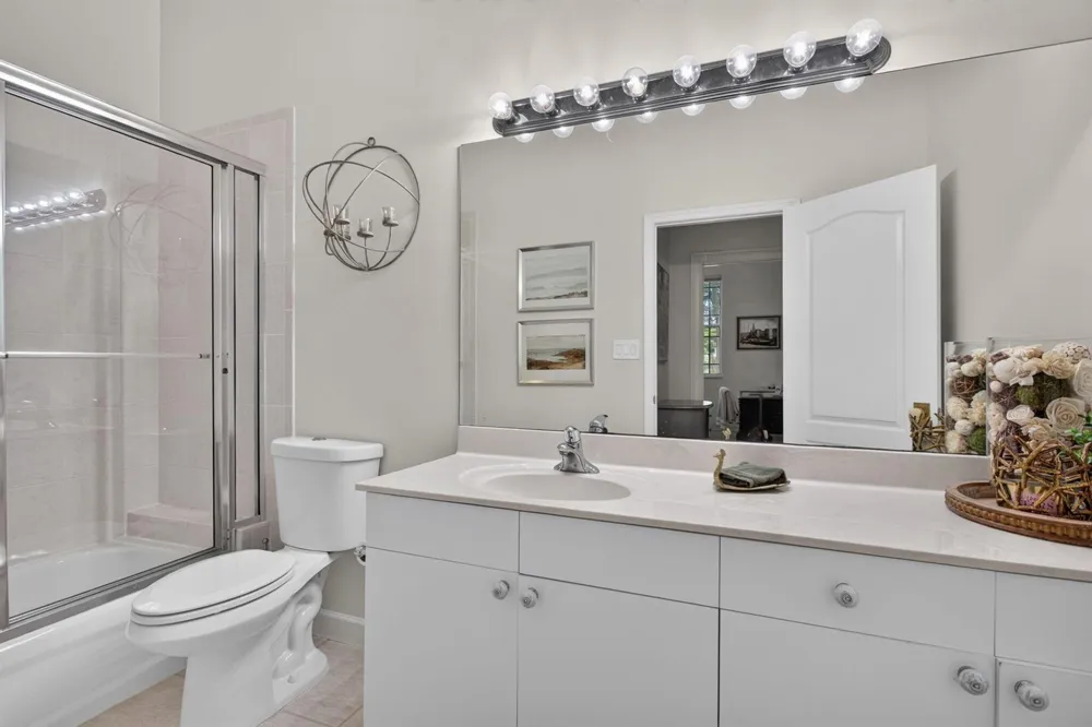 2505 NE 2nd Street Pompano Beach, FL 33062
