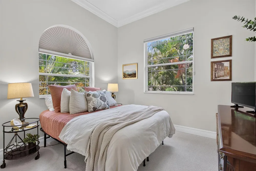 2505 NE 2nd Street Pompano Beach, FL 33062