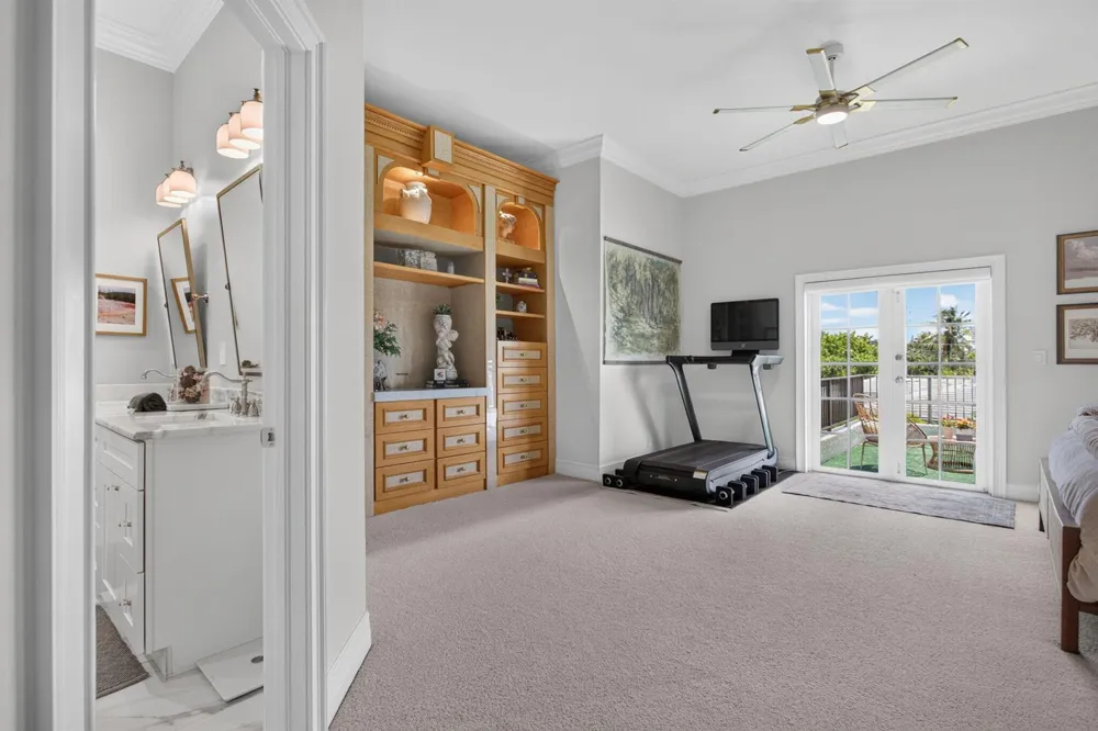 2505 NE 2nd Street Pompano Beach, FL 33062