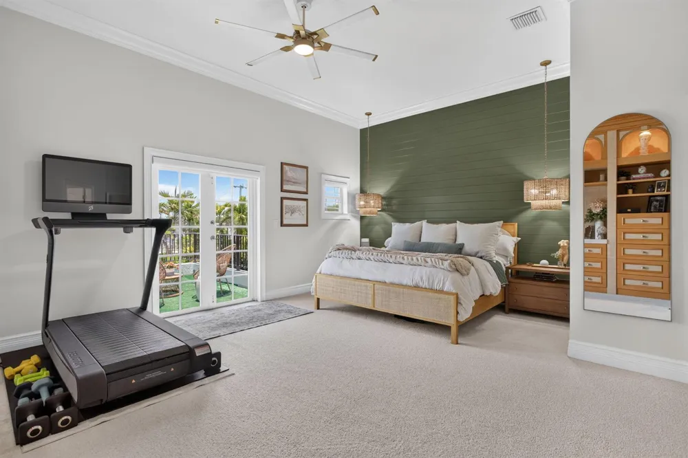 2505 NE 2nd Street Pompano Beach, FL 33062