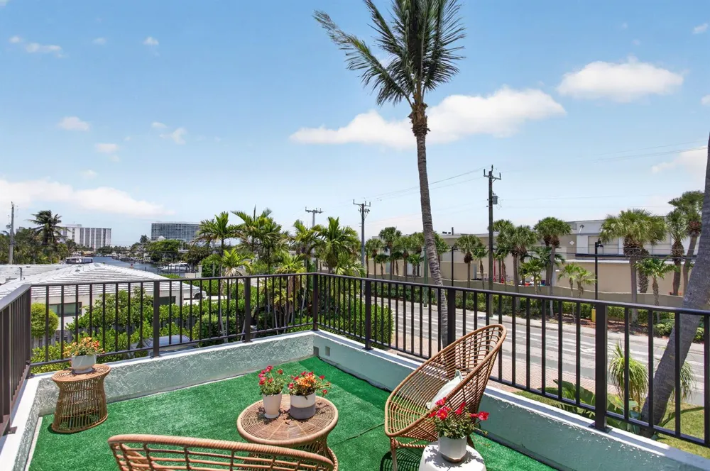 2505 NE 2nd Street Pompano Beach, FL 33062