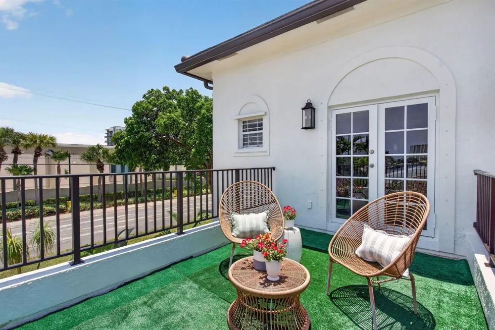 2505 NE 2nd Street Pompano Beach, FL 33062