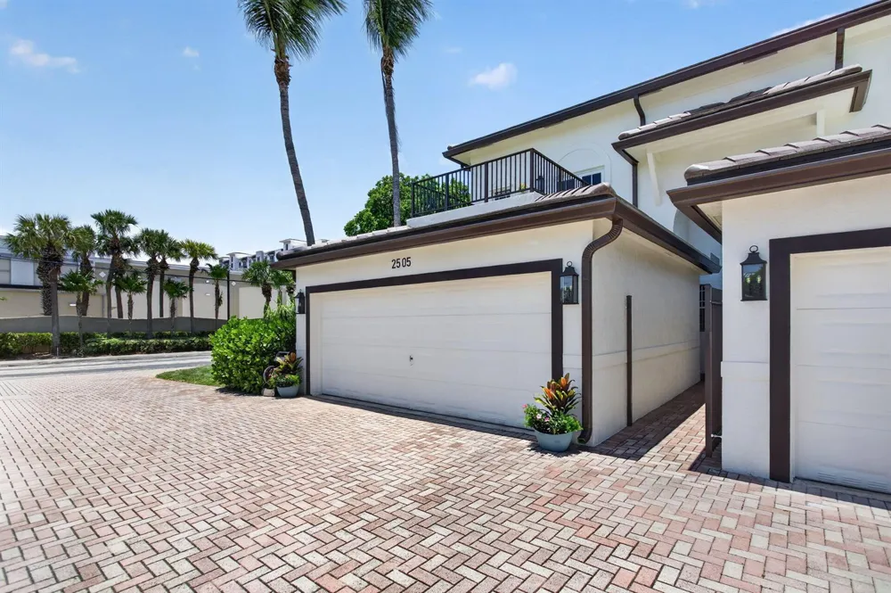 2505 NE 2nd Street Pompano Beach, FL 33062