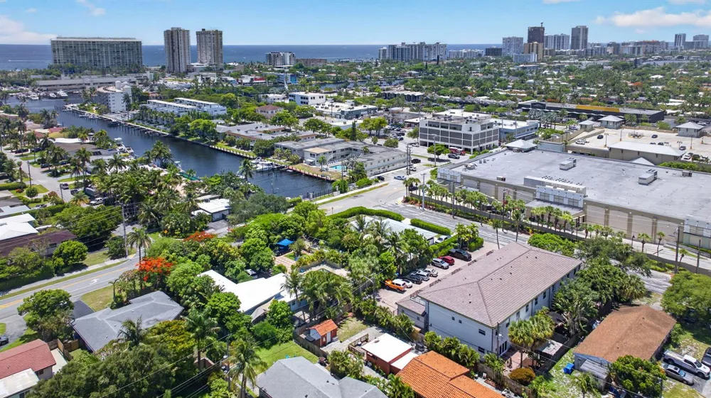 2505 NE 2nd Street Pompano Beach, FL 33062