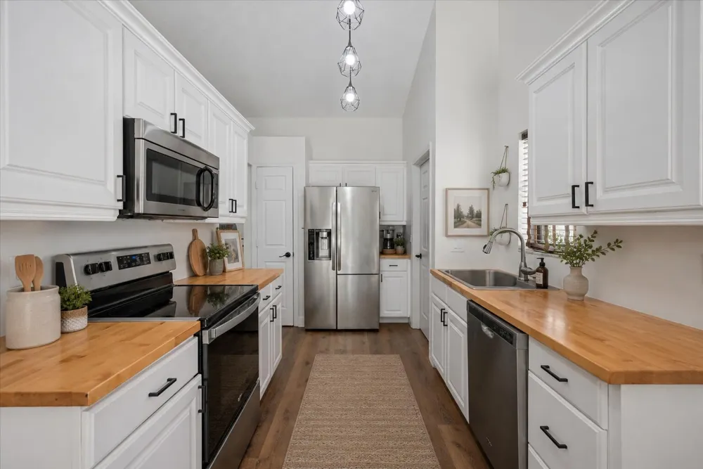 1051 New Parkview Place Haverhill, FL 33417