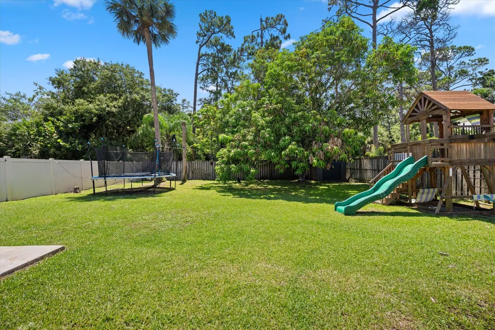 1051 New Parkview Place Haverhill, FL 33417