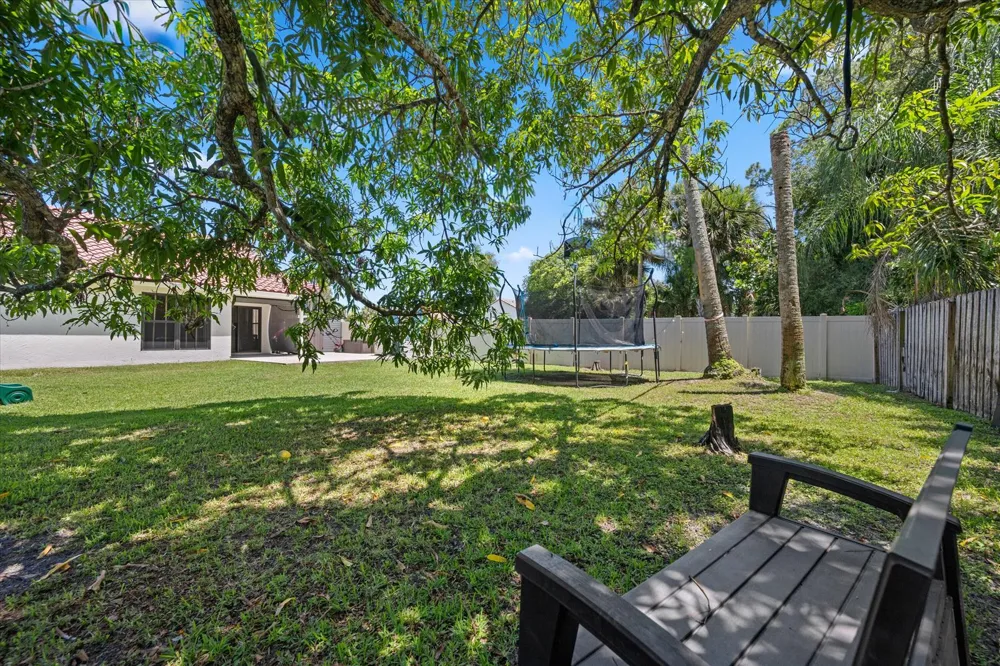 1051 New Parkview Place Haverhill, FL 33417