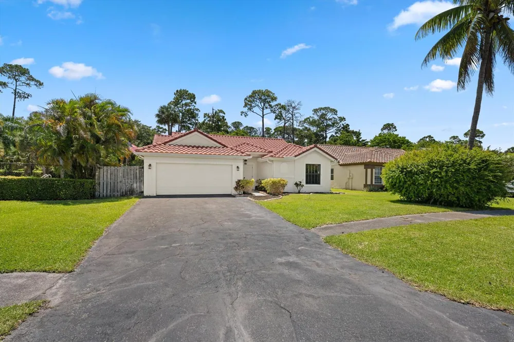 1051 New Parkview Place Haverhill, FL 33417