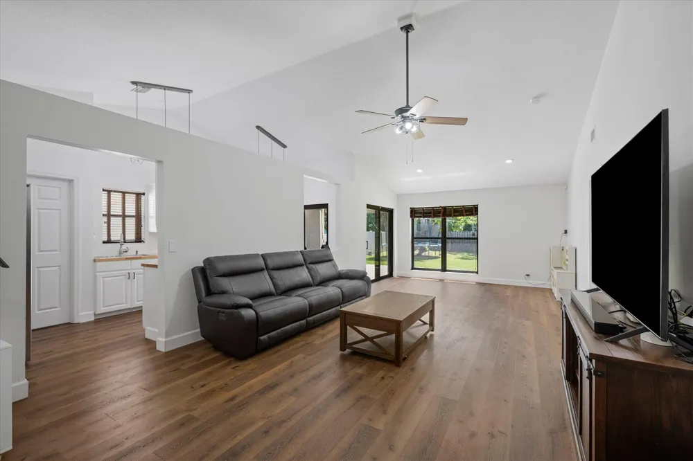 1051 New Parkview Place Haverhill, FL 33417