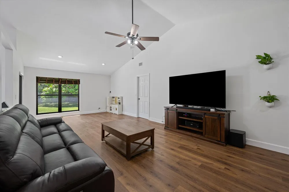 1051 New Parkview Place Haverhill, FL 33417