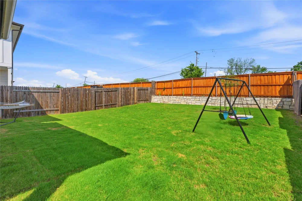 596 Backstays Loop Kyle, TX 78640