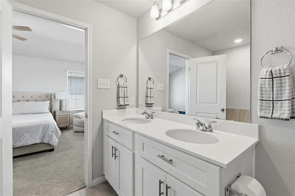 596 Backstays Loop Kyle, TX 78640