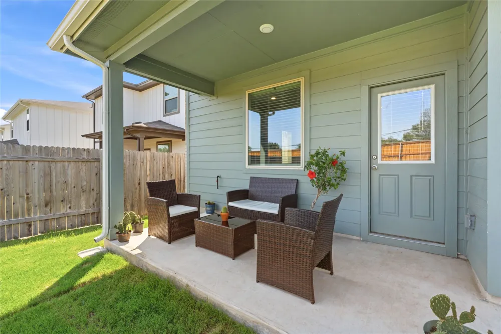 596 Backstays Loop Kyle, TX 78640
