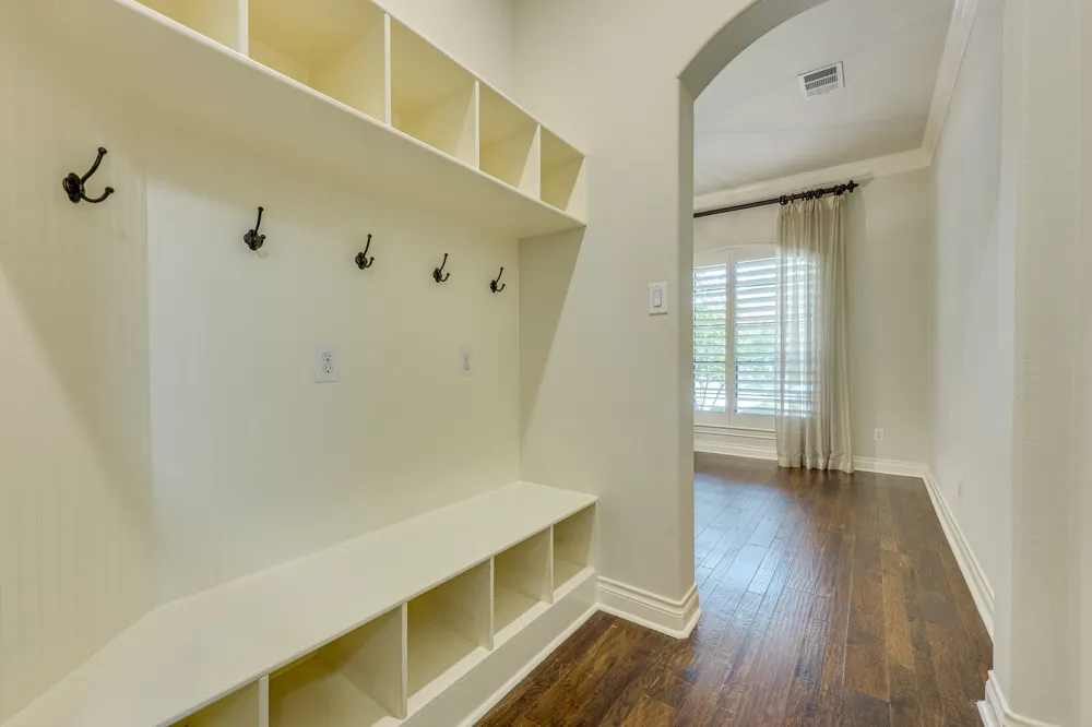 1005 Lakewood Hills Terrace Austin, TX 78732