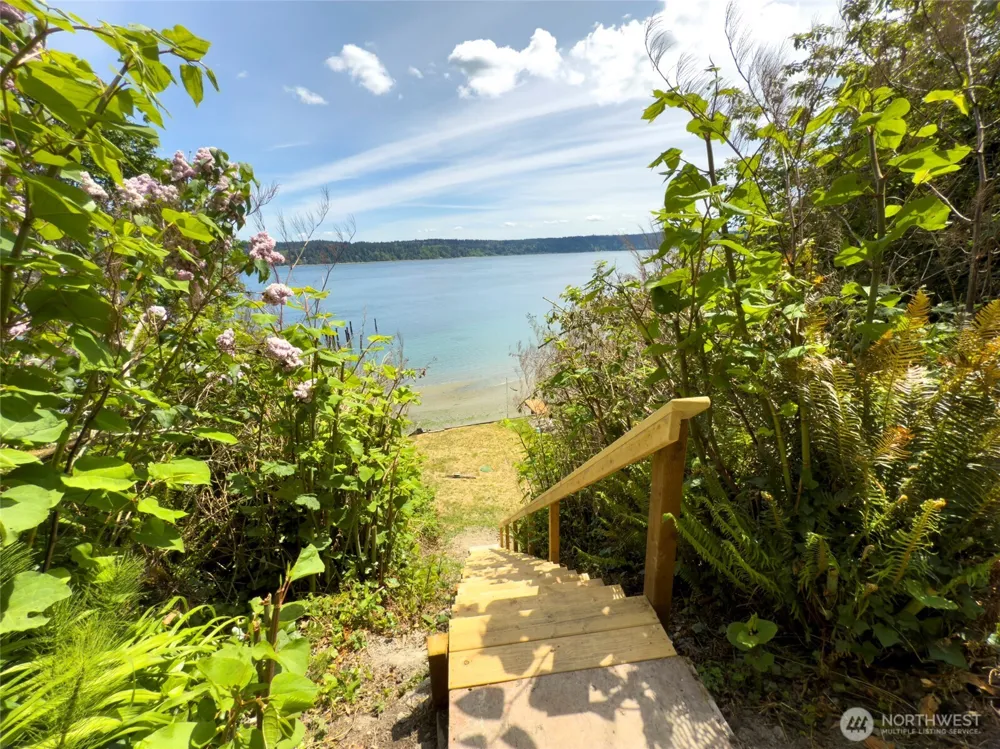 1230 Maplewood Beach Drive NW Gig Harbor, WA 98332
