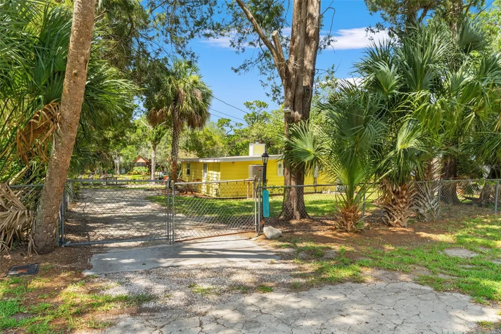 6053 PALM CREEK DRIVE Weeki Wachee, FL 34607