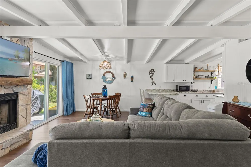 6053 PALM CREEK DRIVE Weeki Wachee, FL 34607