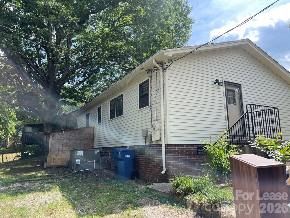 1238 12th Street NE Hickory, NC 28601