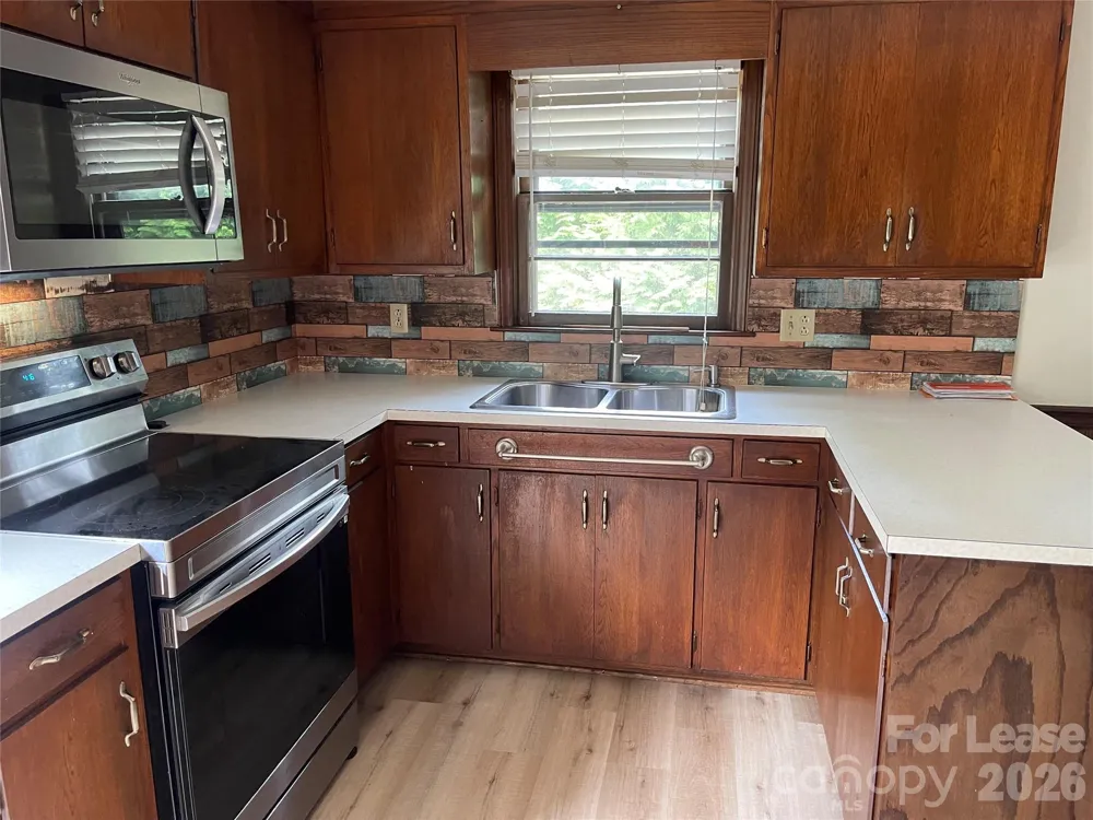 1238 12th Street NE Hickory, NC 28601