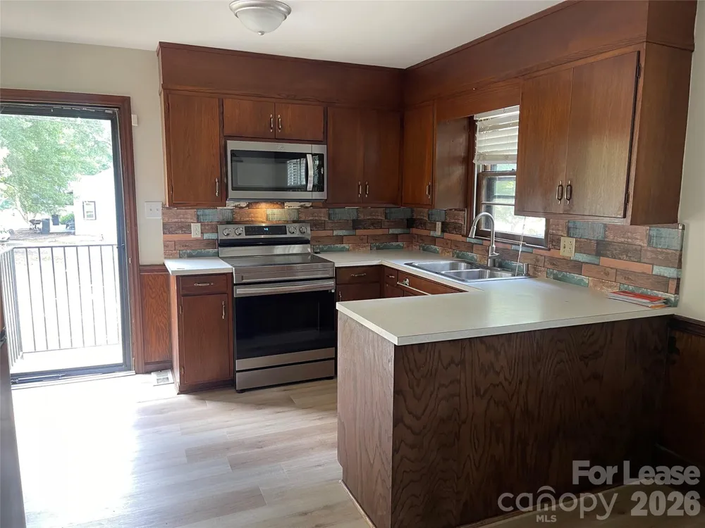 1238 12th Street NE Hickory, NC 28601
