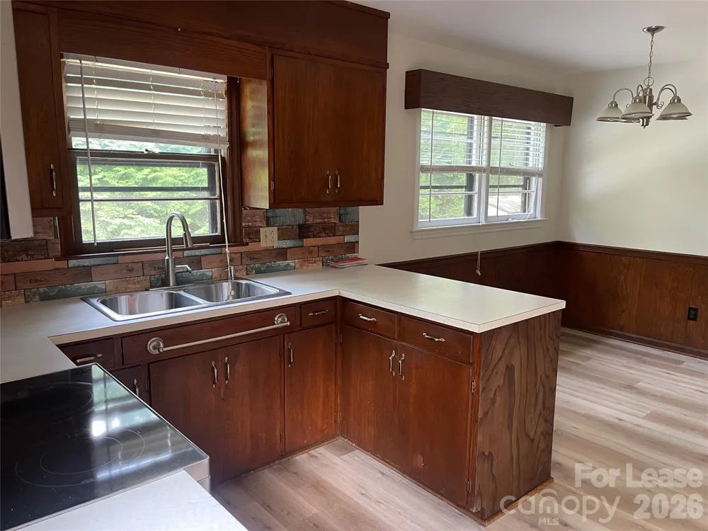 1238 12th Street NE Hickory, NC 28601