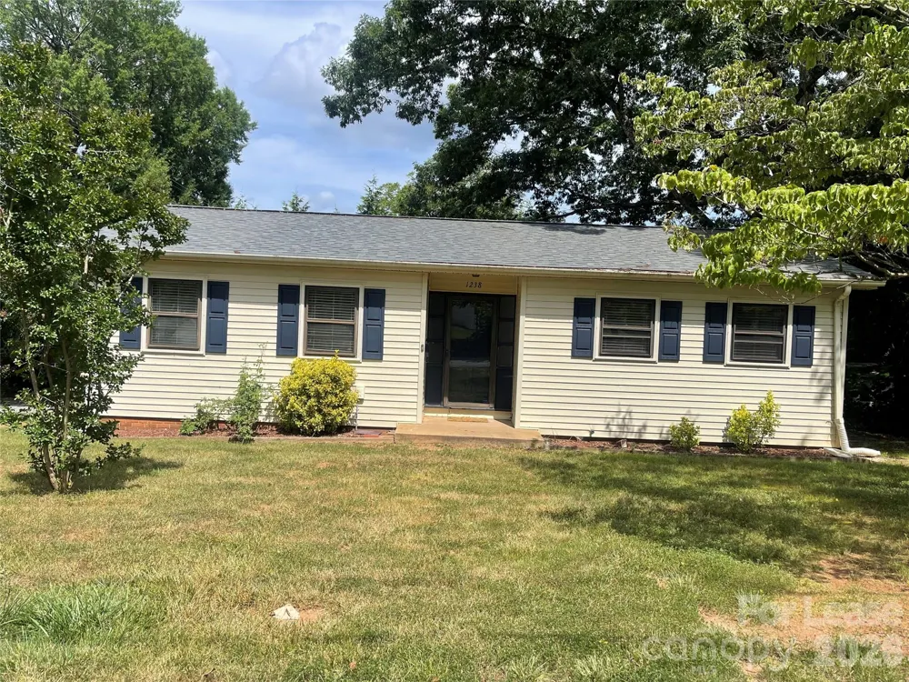 1238 12th Street NE Hickory, NC 28601