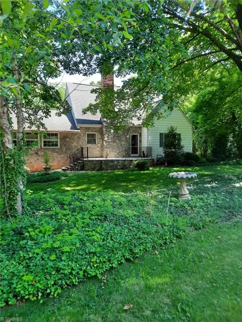 5810 Woodcliff Drive