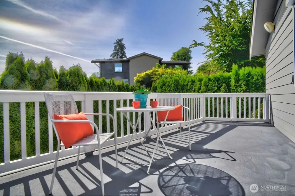 4030 26th Avenue W Seattle, WA 98199