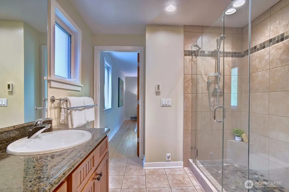 4030 26th Avenue W Seattle, WA 98199