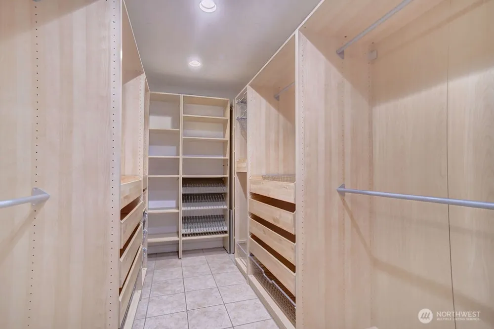4030 26th Avenue W Seattle, WA 98199