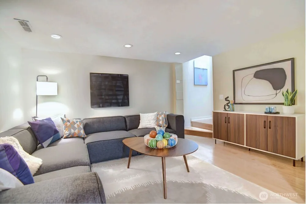 4030 26th Avenue W Seattle, WA 98199