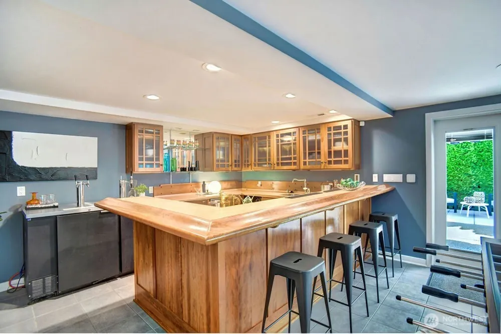 4030 26th Avenue W Seattle, WA 98199