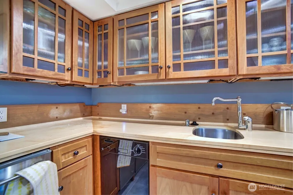 4030 26th Avenue W Seattle, WA 98199