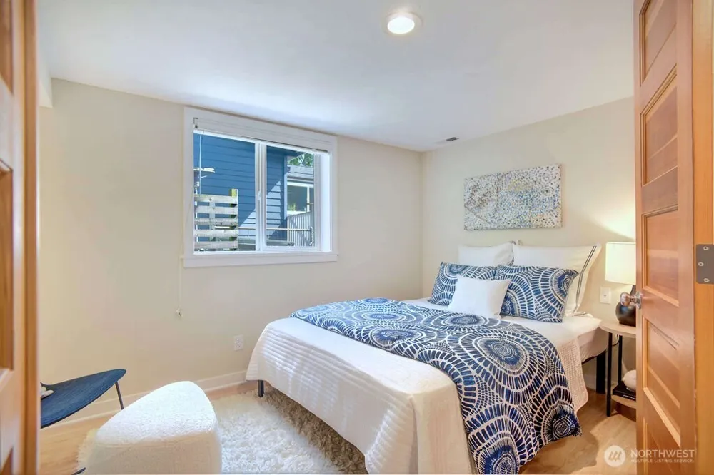 4030 26th Avenue W Seattle, WA 98199
