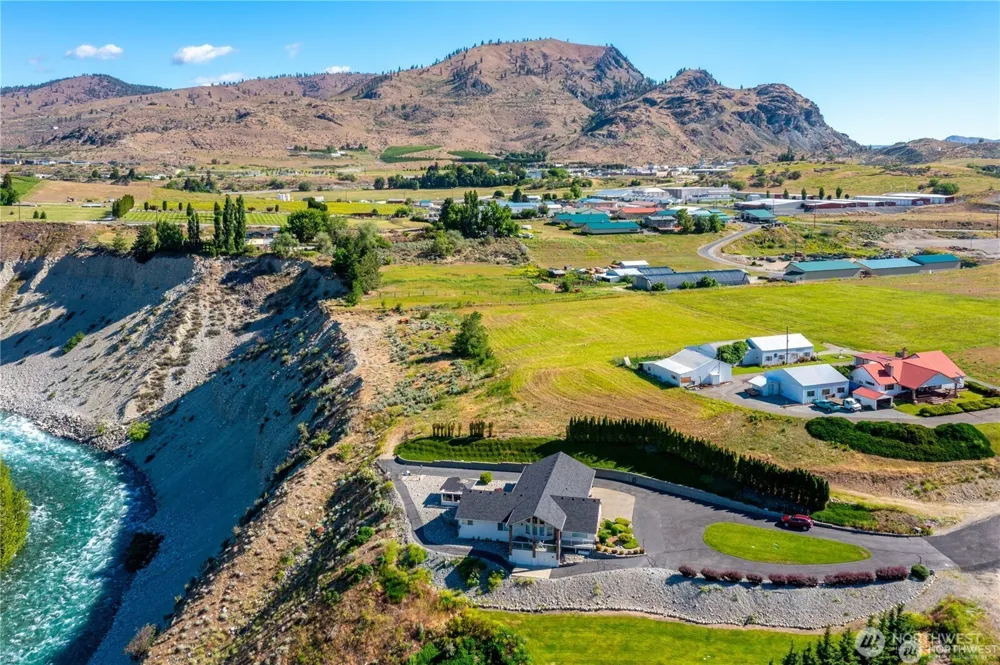 24 Miller Road Chelan, WA 98816
