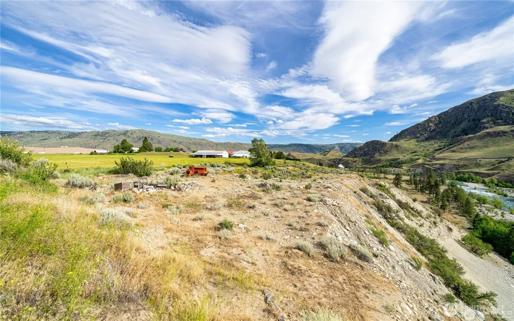 24 Miller Road Chelan, WA 98816