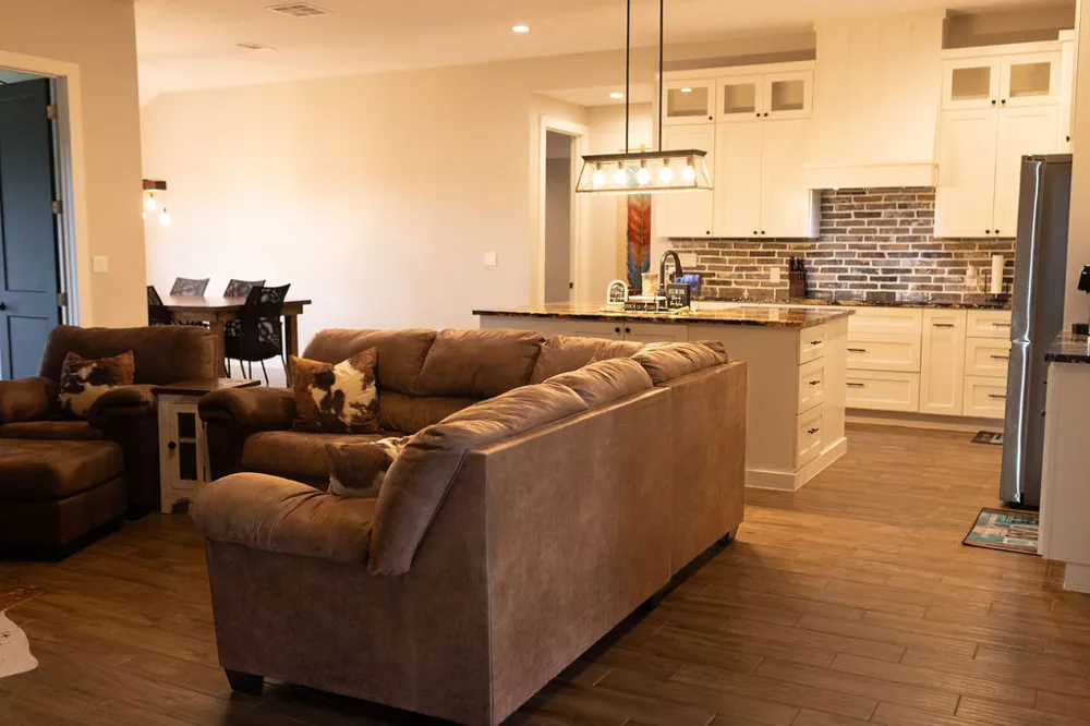 111 Powder Ridge Luling, TX 78648