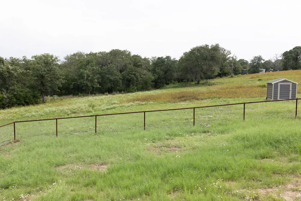 111 Powder Ridge Luling, TX 78648