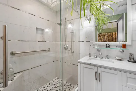 401 E Vista Chino #6