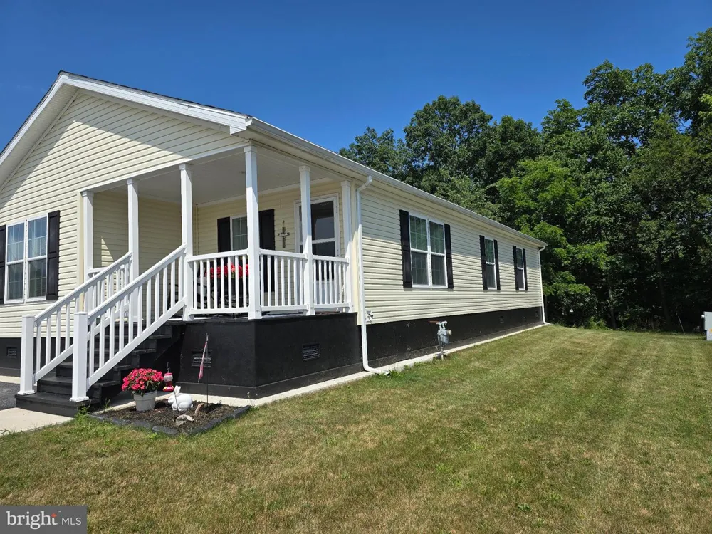 300 ORIOLE DRIVE Carlisle, PA 17013