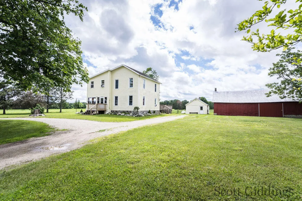 8884 S Townhall Road Bushnell Township, MI 48884