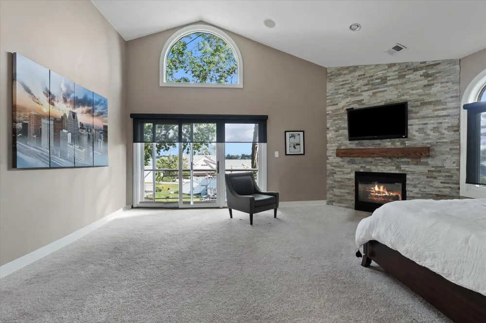 4691 Mapleview Avenue West Bloomfield Charter Township, MI 48324