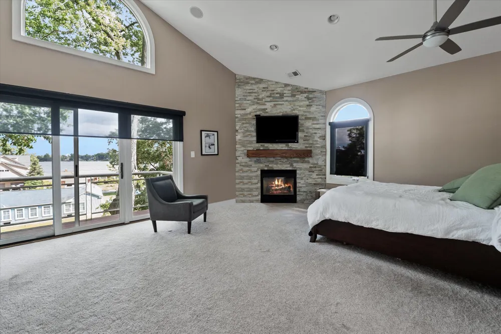 4691 Mapleview Avenue West Bloomfield Charter Township, MI 48324