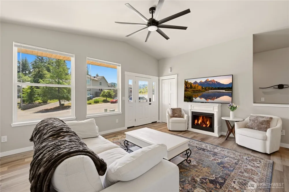 254 Skyler Way Eatonville, WA 98328