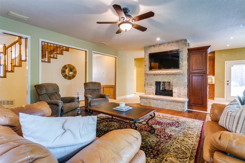 102 Sunday Haus Lane Highland Village, TX 75077