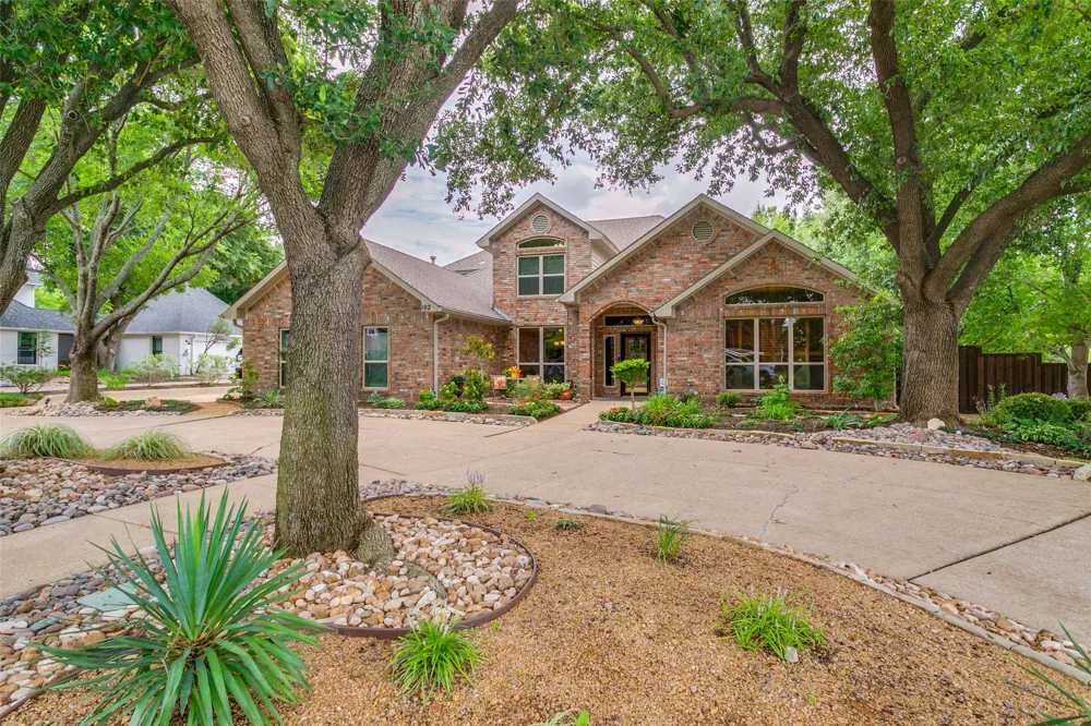 102 Sunday Haus Lane Highland Village, TX 75077