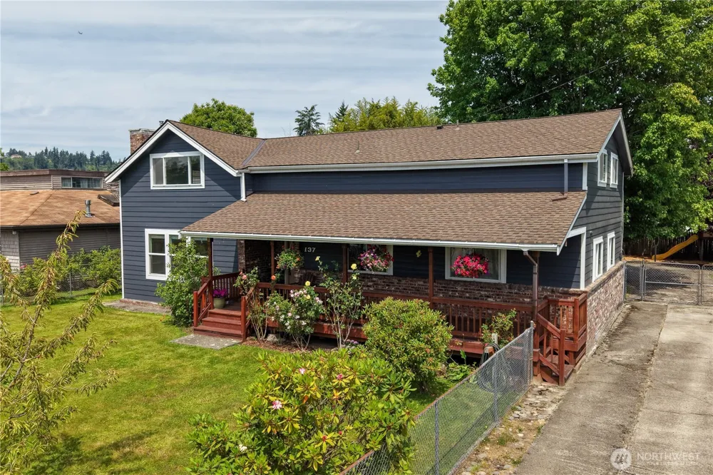 137 Wayne Avenue Pacific, WA 98047