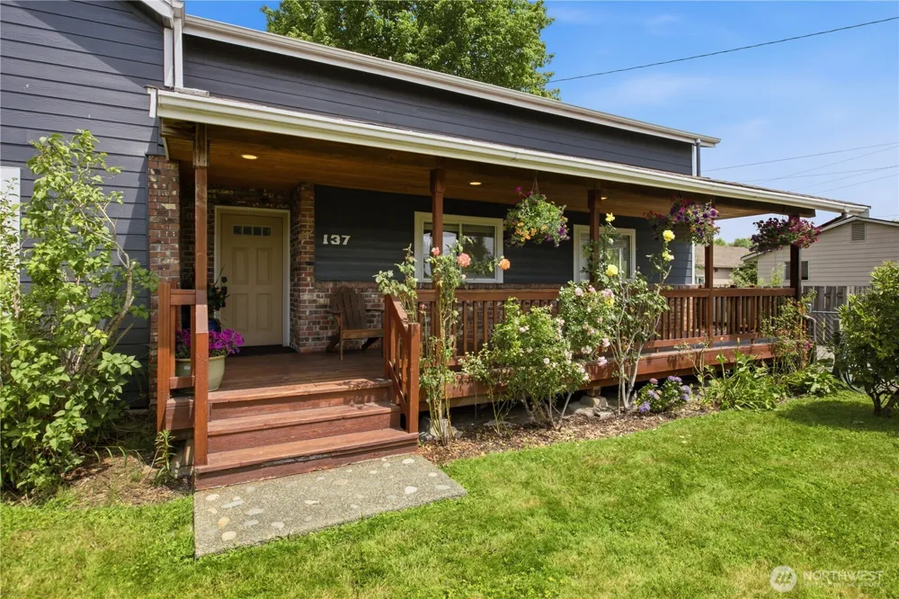 137 Wayne Avenue Pacific, WA 98047