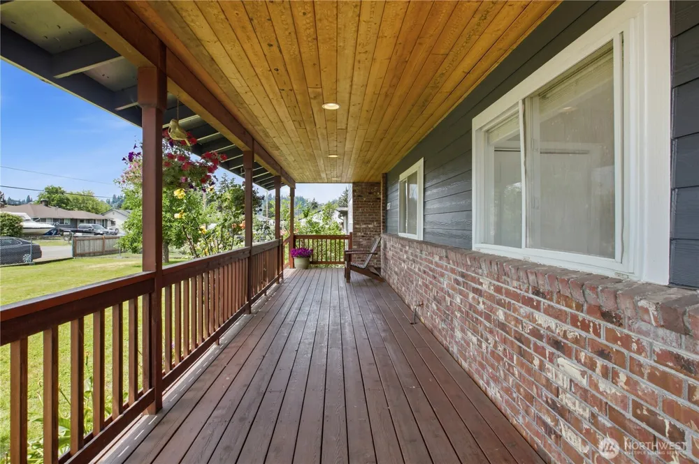 137 Wayne Avenue Pacific, WA 98047